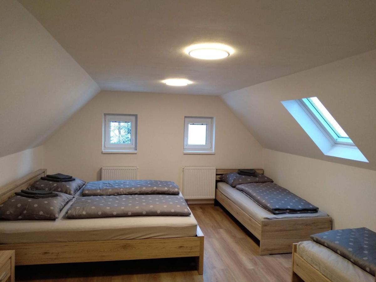 Chalupa Pod Sjezdovkou Vysoké nad Jizerou Buitenkant foto